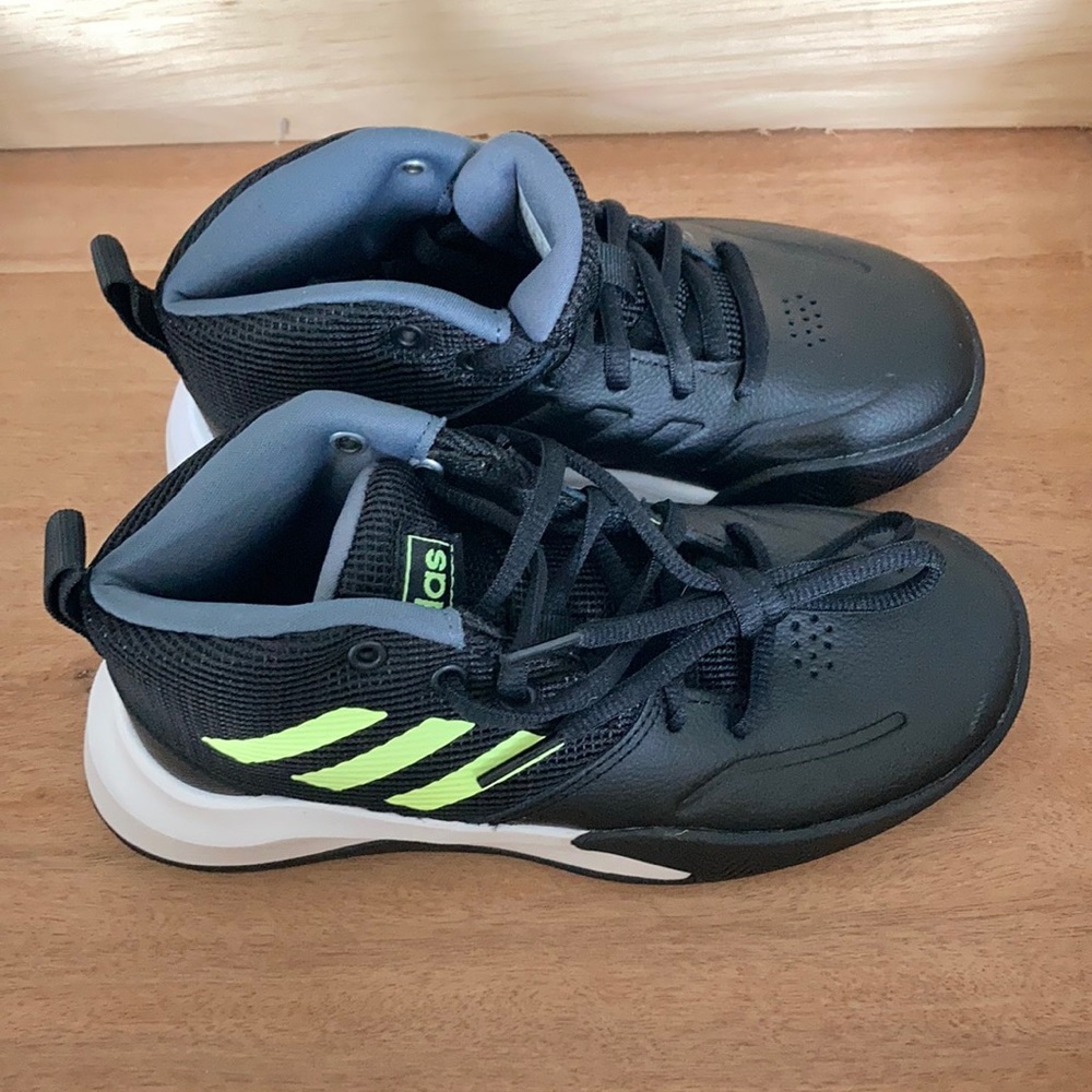 NEW Adidas basketball shoes